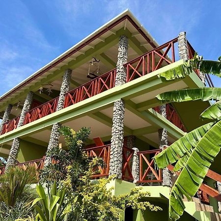 Orchid Resort Ltd Guillet Екстериор снимка