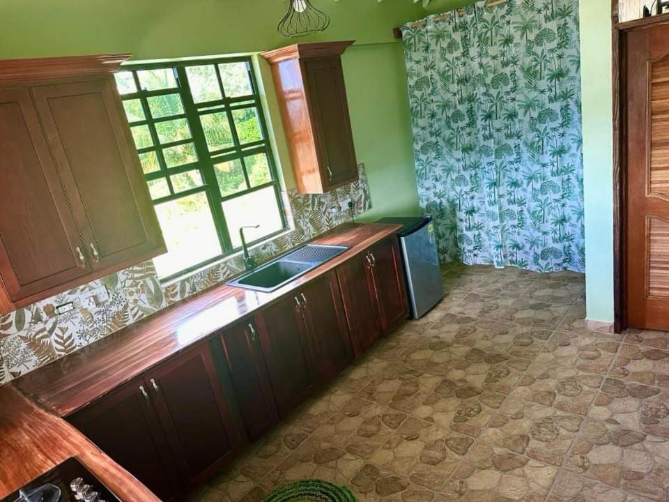 Orchid Resort Ltd Guillet Екстериор снимка