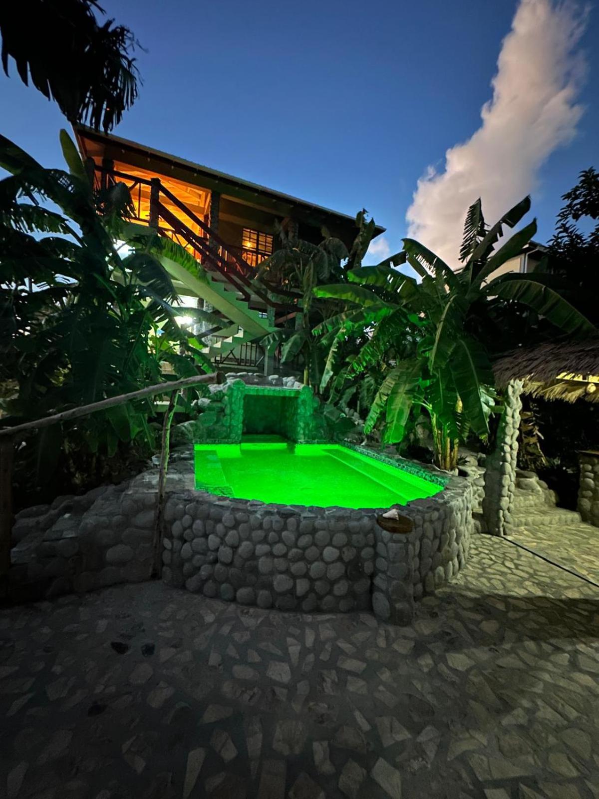 Orchid Resort Ltd Guillet Екстериор снимка